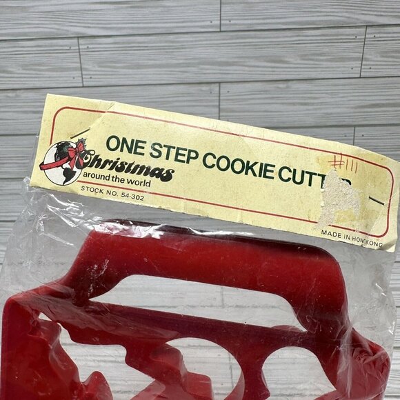 Christmas Around The World Cookie Cutter Mold One Step Pan Plastic 9 design Vtg - Picture 4 of 11